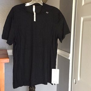 Men’s New  lululemon Athletica  Top
